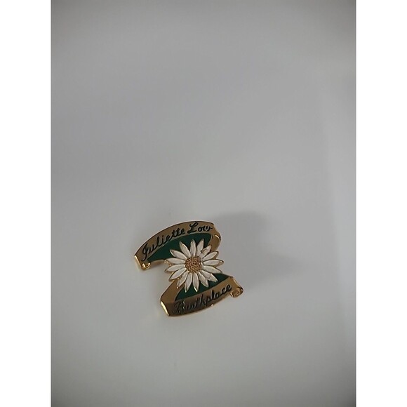 Vintage Juliette Low Birthplace Girl Scouts of America Gold Tone Flower Jewelry - Picture 6 of 9